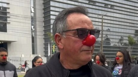 Familiares das vítimas da Boate Kiss lamentam redução de pena de envolvidos: 'papel de palhaço'