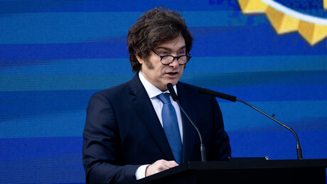 'Tudo mentira': Milei nega acusações de corrupção