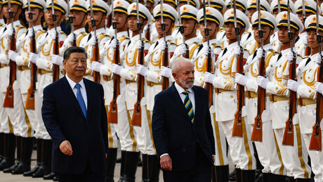 China propõe fortalecer laços com o Brasil para 'resistir ao unilateralismo' e à intimidação