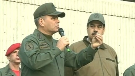 'Lutaremos se vocês ousarem colocar um pé na Venezuela', adverte ministro da Defesa