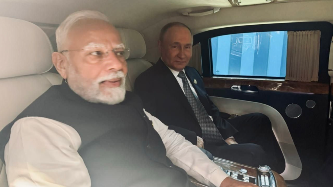 Kremlin explica por que Putin e Modi conversaram quase uma hora na limusine presidencial russa