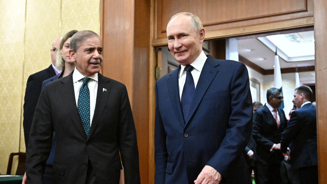 Vladimir Putin se encontra em Pequim com premiê paquistanês