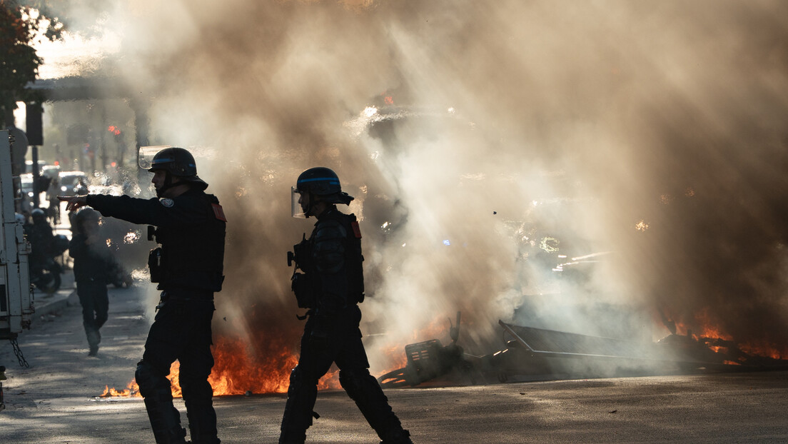 TEMPO REAL: França é tomada por protestos contra governo Macron sob lema 'vamos bloquear tudo'