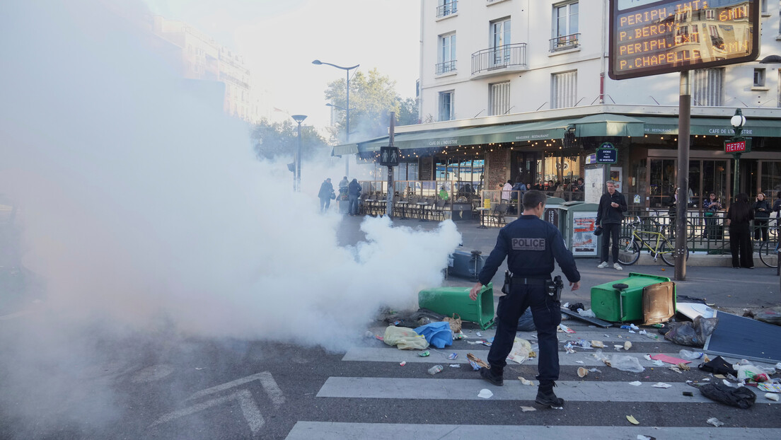 Analista econômico alerta que França ruma para  'buraco negro'