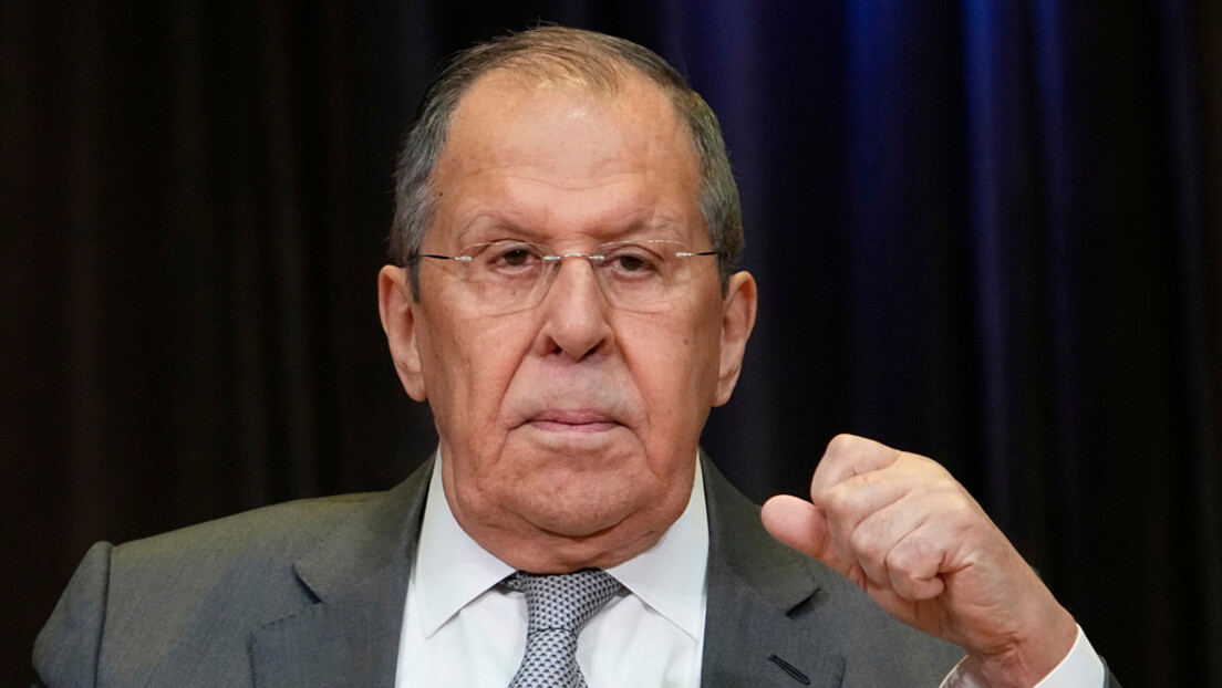 Lavrov: Zelensky quer montar um 'circo'