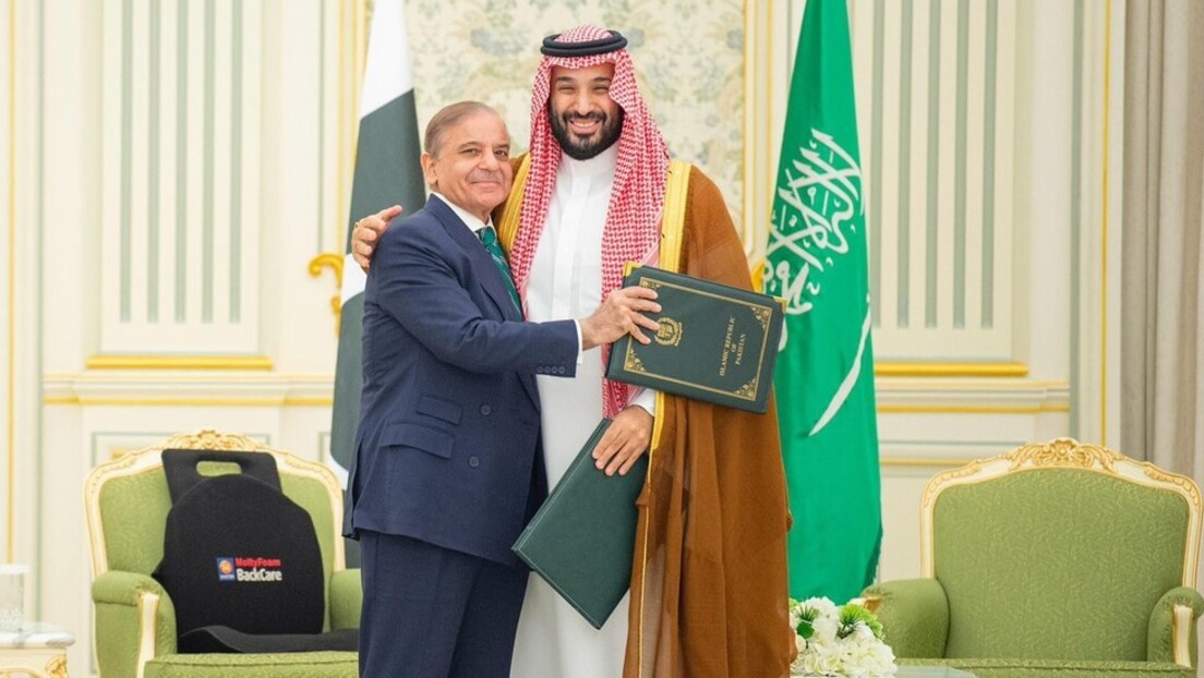 Arábia Saudita assina pacto de defesa mútua com potência nuclear