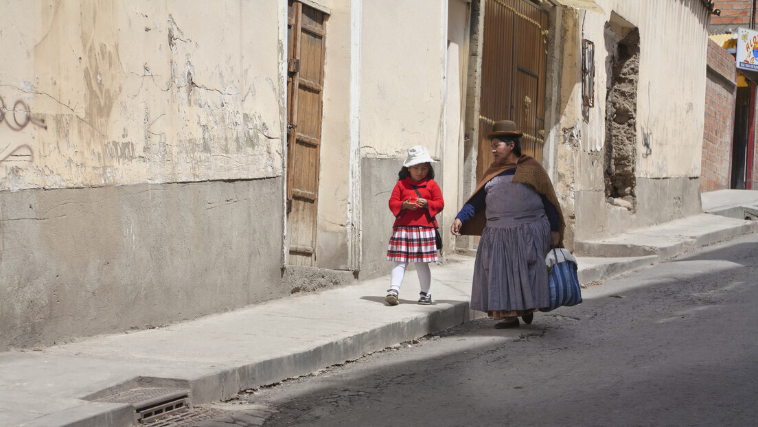 País sul-americano proíbe casamento juvenil: 'violam direitos dos menores'