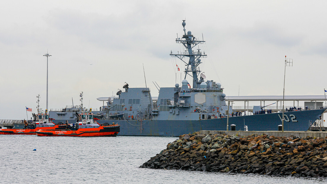 'Estamos muito preocupados com as ações dos EUA nas proximidades das águas venezuelanas', diz Moscou