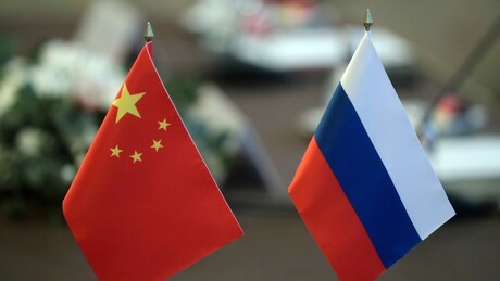 Rússia e China assinam mais de 20 documentos de cooperação bilateral