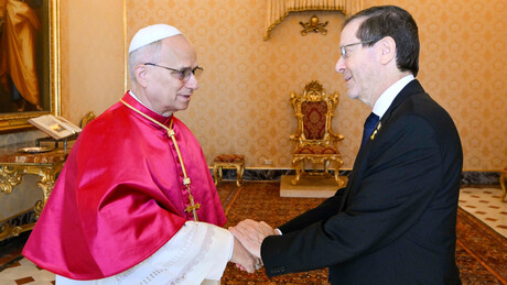 Papa Leão XIV se reúne com presidente de Israel e pede por cessar-fogo 'urgente' em Gaza