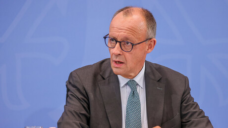 'Dependemos dos americanos': Merz critica falta de protagonismo europeu no cenário internacional