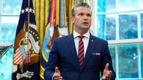 Chefe do Pentágono promete 'letalidade máxima' e postura ofensiva dos EUA