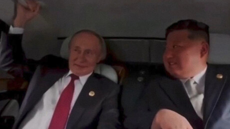 IMAGENS RARAS de Putin e Kim conversando na limusine presidencial Aurus na China