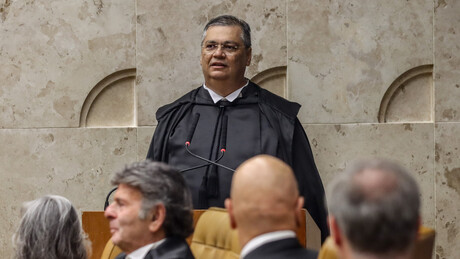 Dino indica possível perdão judicial a Cid e gera esperança de benefícios