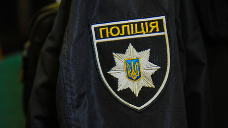 Polícia ucraniana usa gás contra criança e abre fogo em parquinho durante mobilização forçada (VÍDEO)