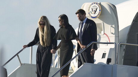 VÍDEO:  vice-presidente dos EUA lidera procissão com o caixão de Charlie Kirk