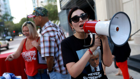 Jornalista americana pede que movimento transgênero seja classificado como terrorista