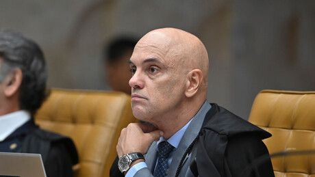 Condenada do 8/1 fugiu, foi presa nos EUA e volta à tornozeleira por decisão de Moraes