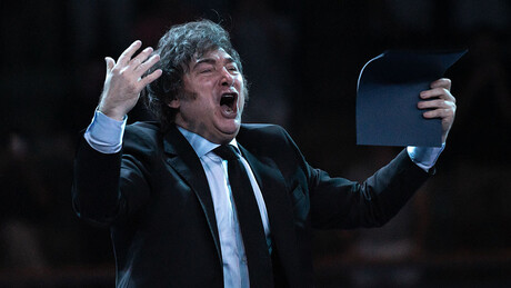 Congresso argentino contraria veto de Milei e aprova fundos para universidades e hospital