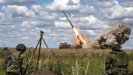 Rússia ataca postos de mercenários estrangeiros na área de conflito com a Ucrânia