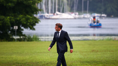 Macron confirma retomada de sanções contra o Irã