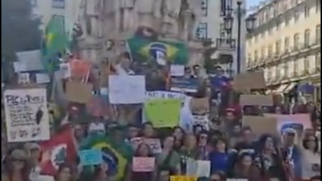 Manifestantes no exterior se juntam aos atos contra anistia e PEC da Blindagem