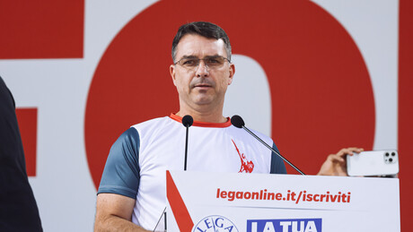 Em discurso na Itália, Flávio Bolsonaro ataca Alexandre de Moraes e defende Zambelli