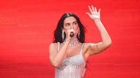Dua Lipa demite empresário após polêmica envolvendo Israel e Palestina