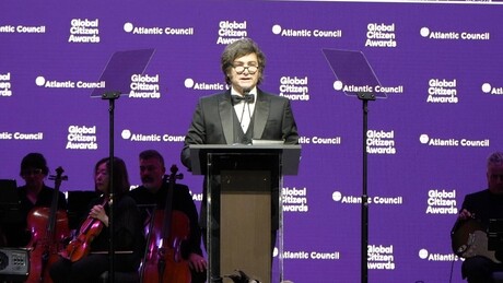 'Torne a Argentina grande novamente': Milei recebe prêmio de think tank dos EUA