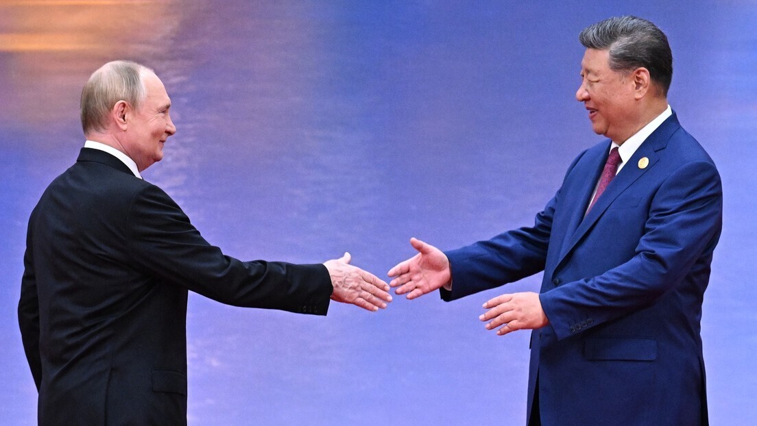 Putin felicita Xi Jinping pelos 76 anos da Revolução Chinesa