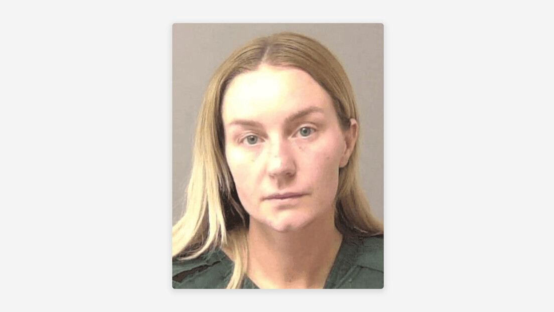 Professora pedófila dos EUA é presa por fazer sexo com criança e culpar a vítima