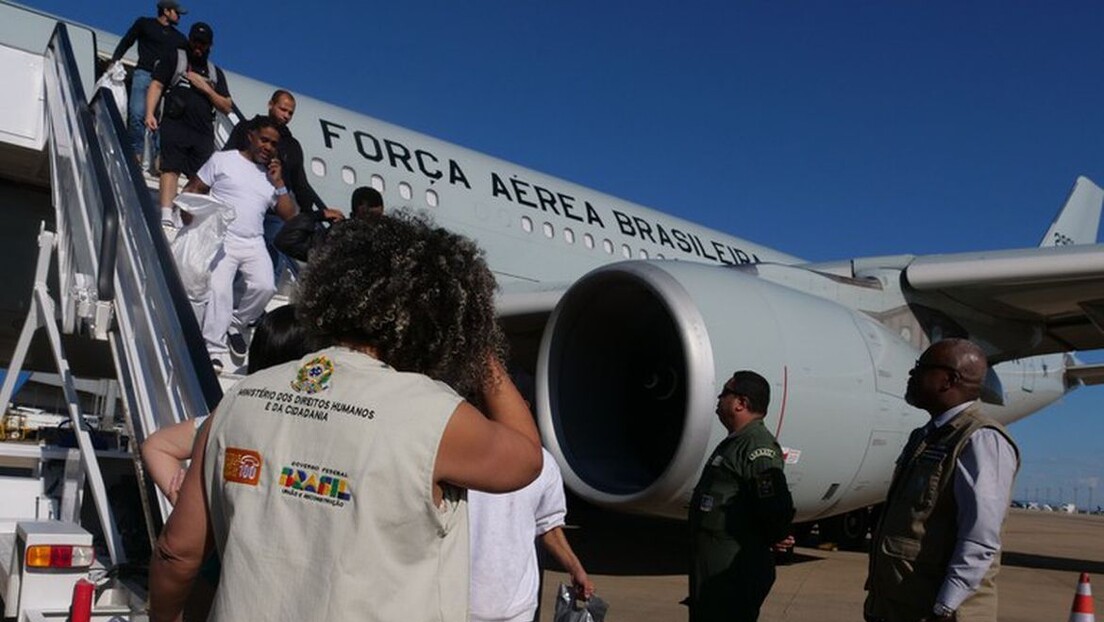 Deportações de brasileiros dos EUA alcançam recorde histórico em 2025