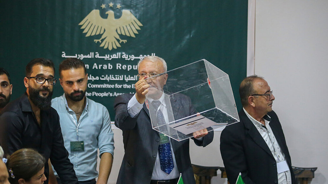 Síria contabiliza votos em primeira eleição após queda de Assad