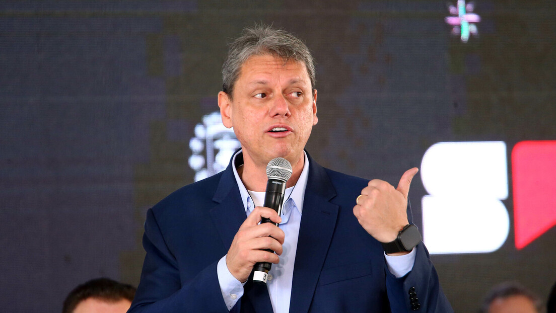 Tarcísio ironiza casos de intoxicação por metanol: 'quando falsificaram coca-cola, vou me preocupar'