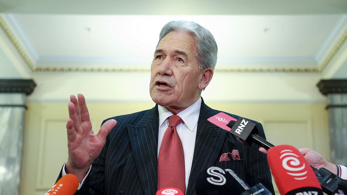 Casa de chanceler da Nova Zelândia é vandalizada por manifestante: 'Bem-vindo ao mundo real'