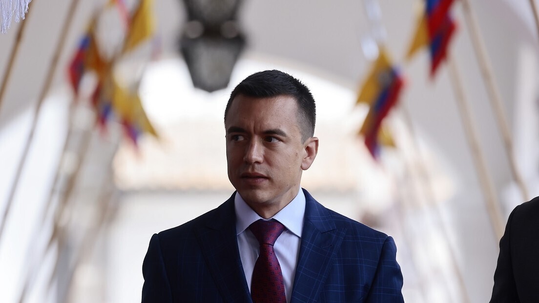 Caravana do presidente do Equador é alvo de ataque a tiros