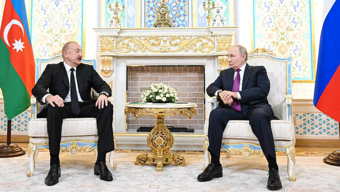 Durante encontro, Putin revela ao presidente do Azerbaijão as causas da queda do Embraer da Azal