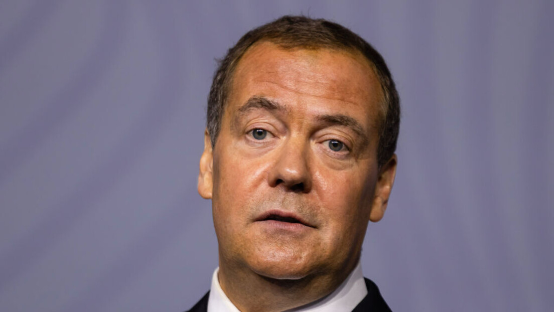 Medvedev agradece 'camarada' Kim Jong-un pelo 'firme apoio' à libertação de Kursk