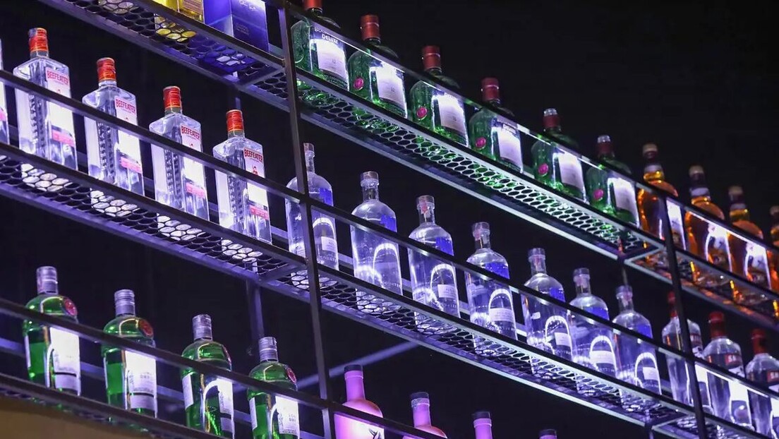 Metanol usado para adulterar bebidas era comprado em postos de gasolina, diz Derrite