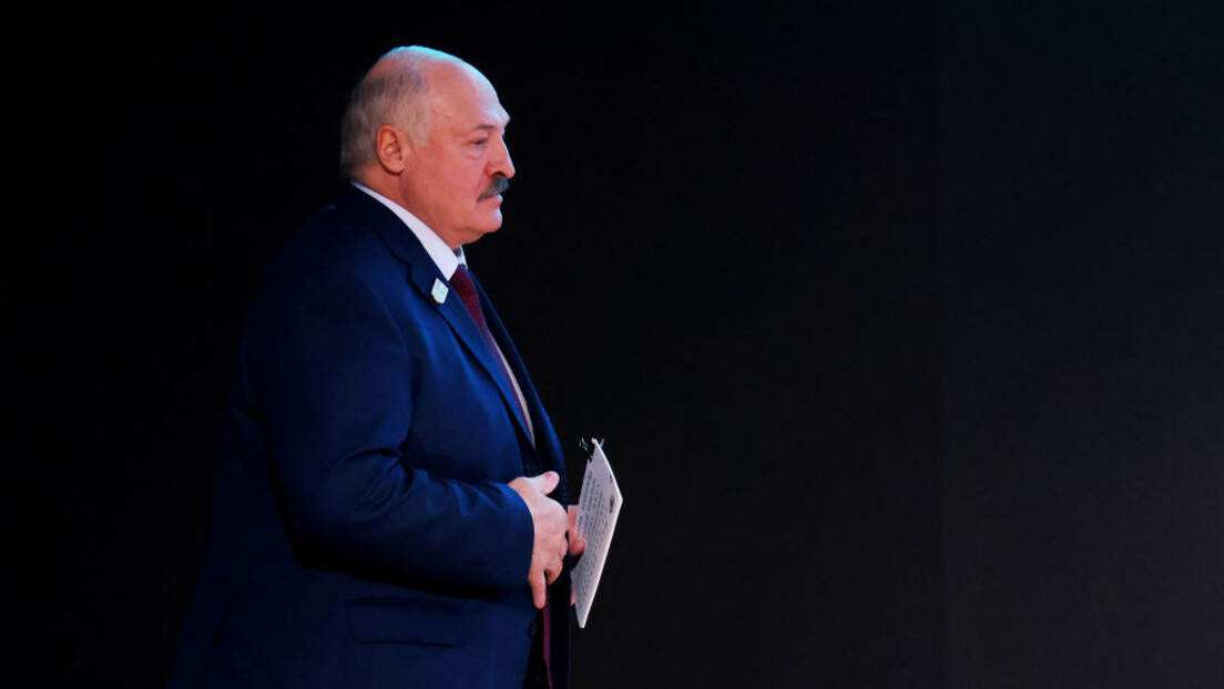 Lukashenko aconselha Zelensky a negociar um acordo de paz 'urgente' com a Rússia