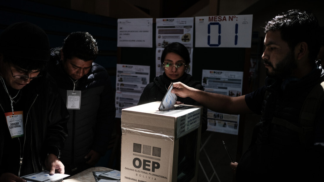 Bolívia vota em novo presidente em histórico segundo turno
