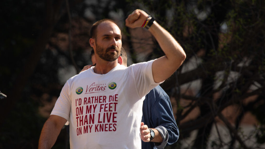 Conselho de Ética arquiva representação contra Eduardo Bolsonaro