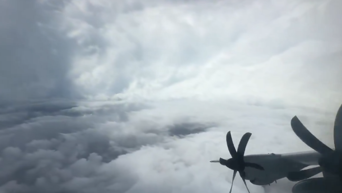 VÍDEO: Imagens impressionantes do interior do furacão Melissa