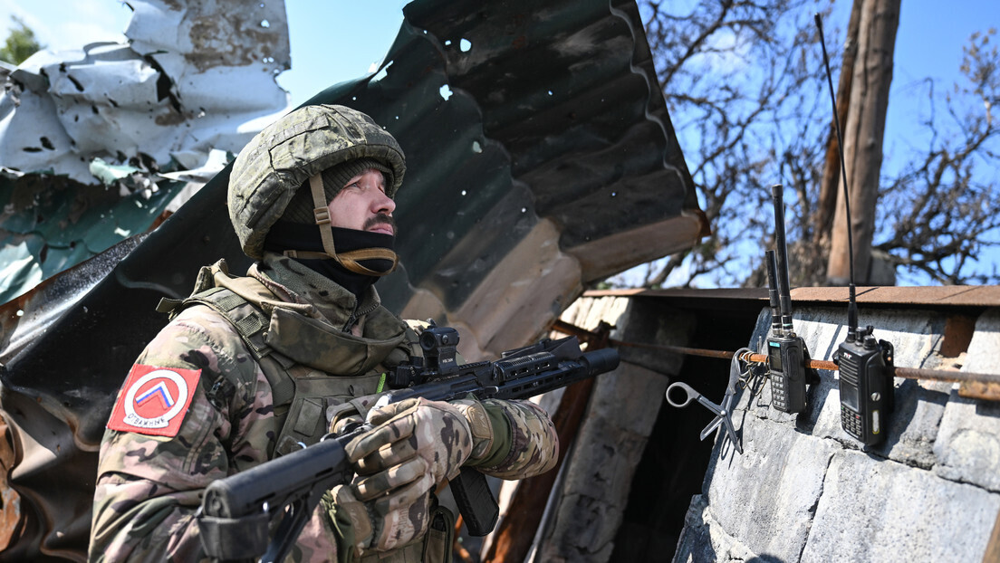 Rússia: Tropas ucranianas ignoram apelos à rendição e se escondem em prédios residenciais