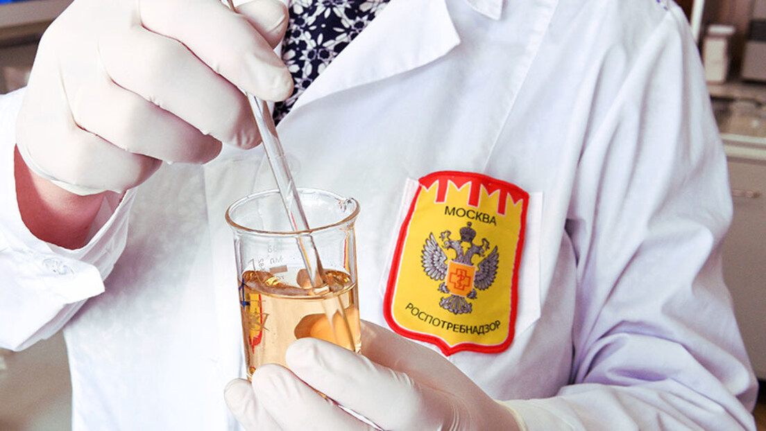 Cientistas russos monitoram nova variante de coronavírus descoberta no Brasil