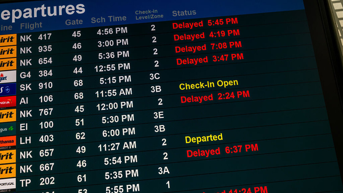 Paralisação do governo Trump causa falta de controladores de voo e caos em aeroportos