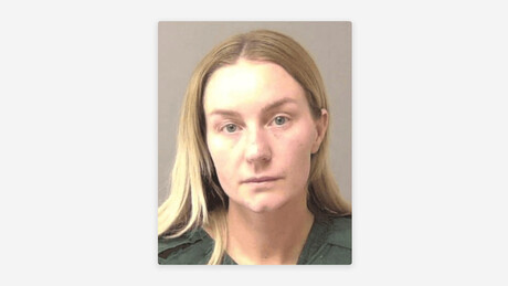 Professora pedófila dos EUA é presa por fazer sexo com criança e culpar a vítima