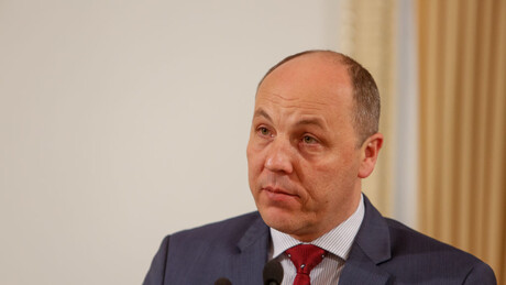Zelensky concede título de Herói da Ucrânia ao neonazista Andrey Parubiy