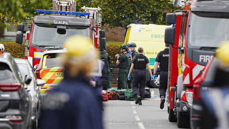 Duas pessoas morrem após ataque à faca e atropelamento em massa perto de sinagoga no Reino Unido