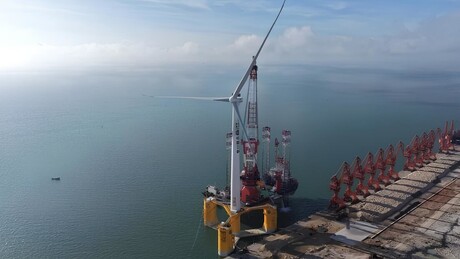 China monta turbina eólica flutuante mais potente do planeta